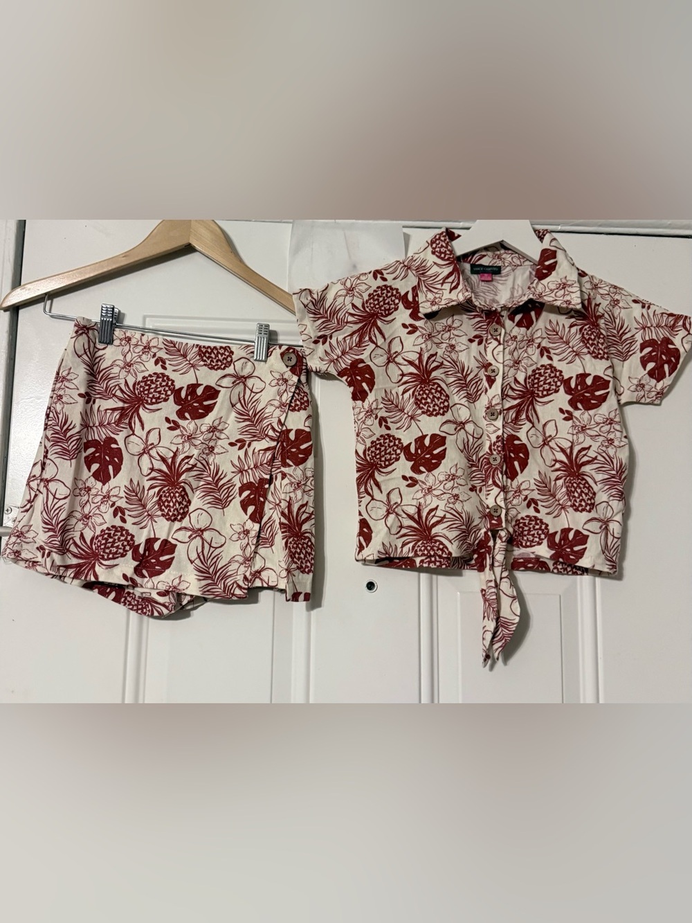 Vince Camuto Kids Cream & Rust Tropical Tie-Front Button Shirt with Shorts